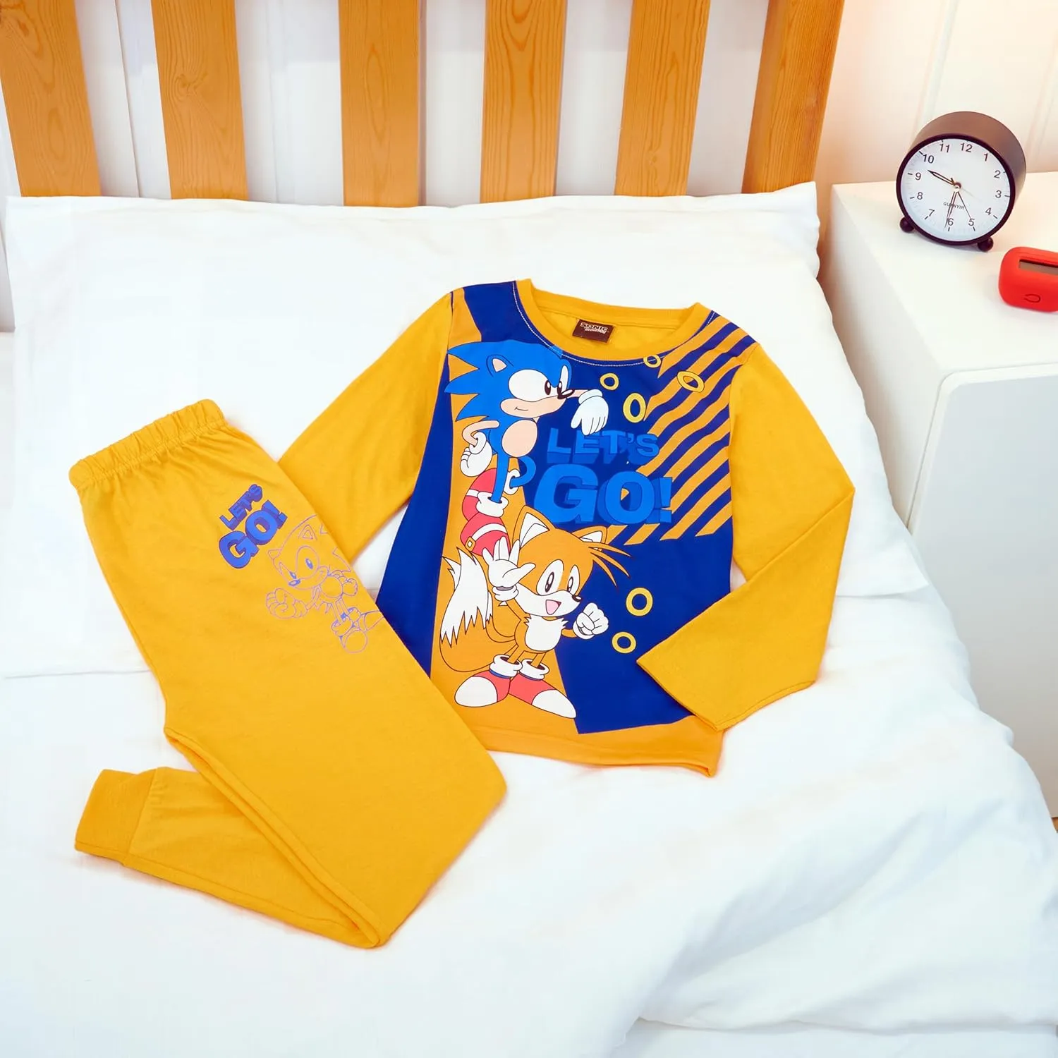 Sonic The Hedgehog Shadow Boys Pajama Set, Cozy Loungewear, Soft PJs Sleepwear - Gaming Gifts for Boys