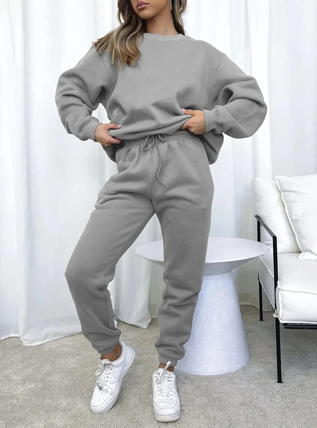 Viatabuna Women's 2 Piece Fleece Sweatsuit Outfit Long Sleeve Crewneck Pullover Sweatshirt Drawstring Jogger Pants Lounge Set